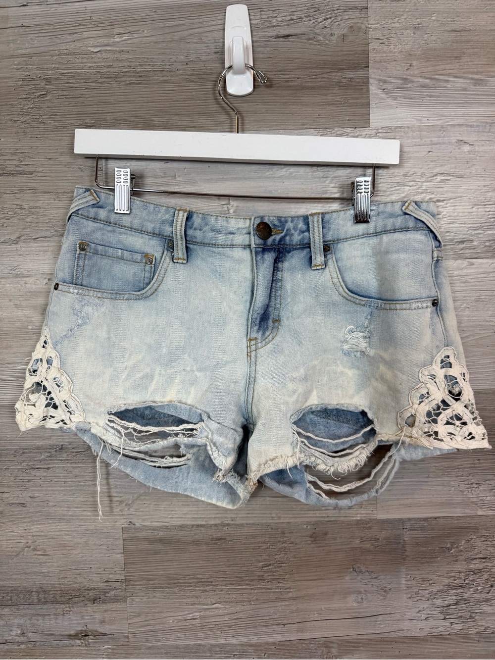 Free People Lacey Crochet Trim Distressed Denim Cutoff Shorts Light Wash 27